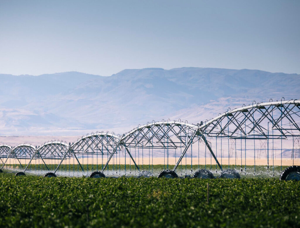 Valley Irrigation Center Pivot 8000 Series